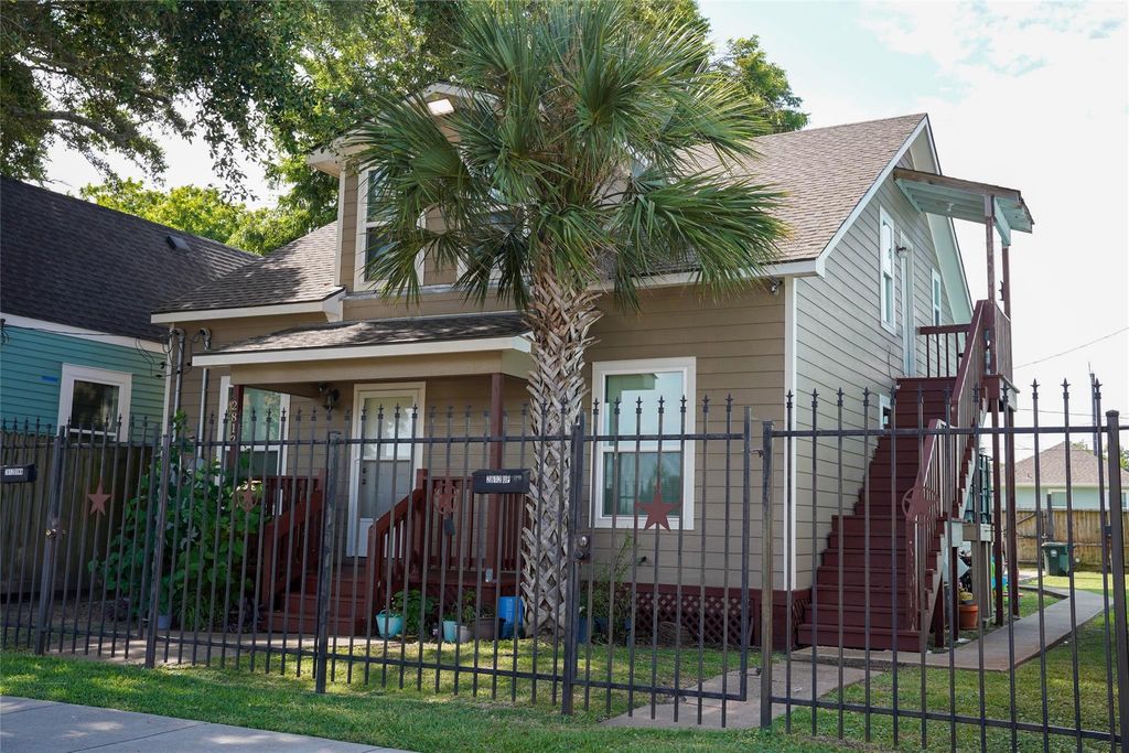 2812 Avenue M 1, Galveston, TX 77550