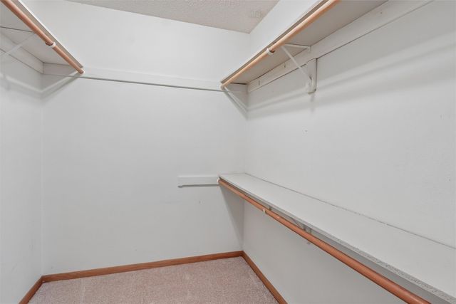 609 Valley West Drive, West Des Moines, IA 50265