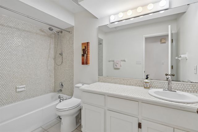 609 Valley West Drive, West Des Moines, IA 50265
