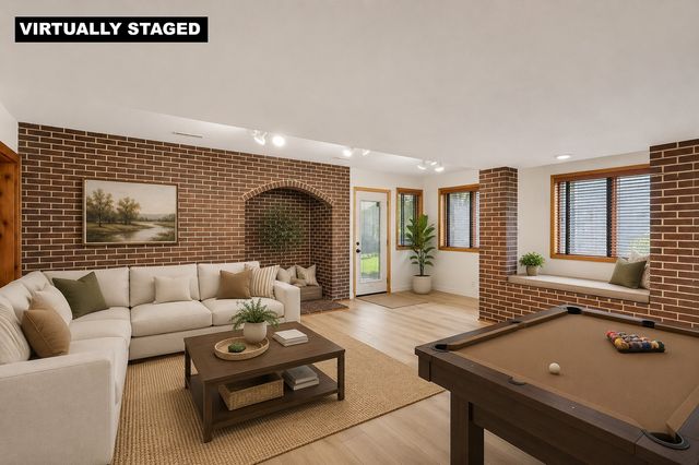 609 Valley West Drive, West Des Moines, IA 50265