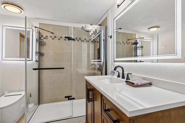 609 Valley West Drive, West Des Moines, IA 50265