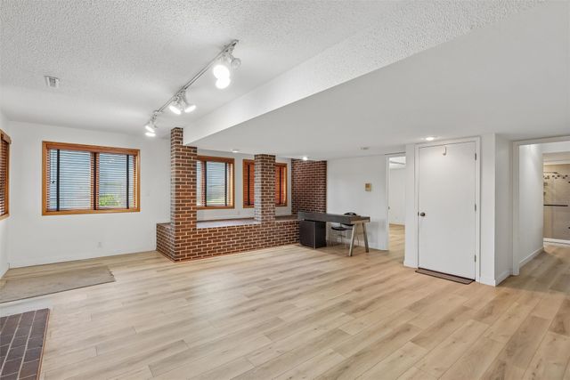 609 Valley West Drive, West Des Moines, IA 50265