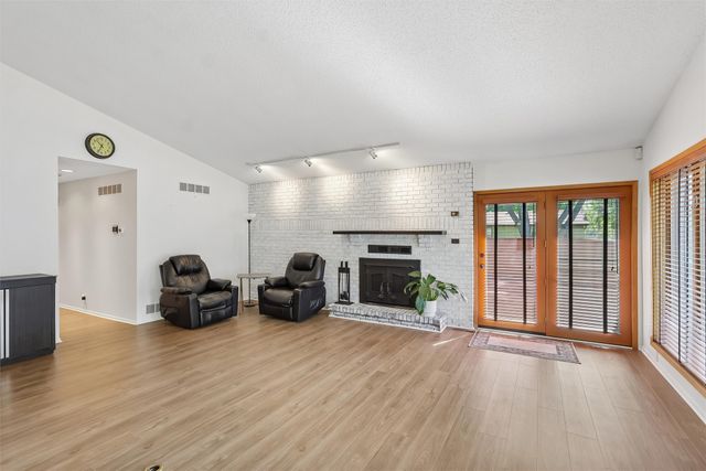 609 Valley West Drive, West Des Moines, IA 50265