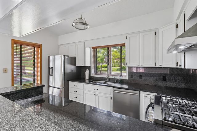 609 Valley West Drive, West Des Moines, IA 50265