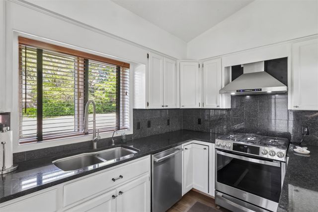 609 Valley West Drive, West Des Moines, IA 50265