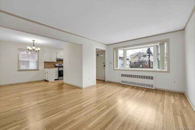 9 Graywood Road, Port Washington, NY 11050