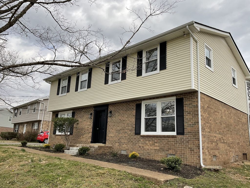 760 McPherson Dr, Nashville, TN 37221