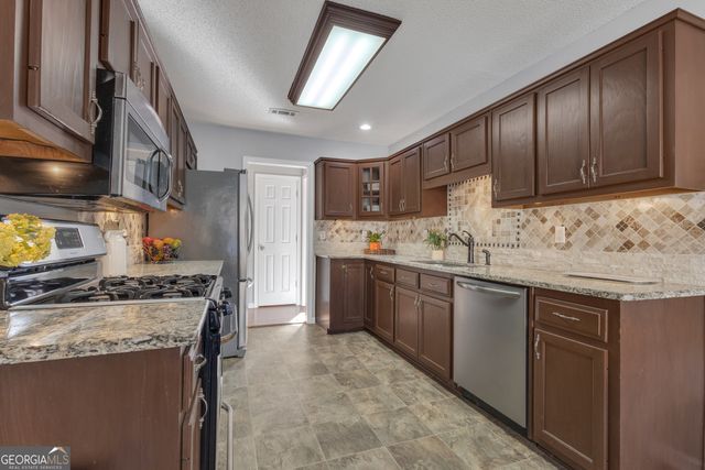 340 Spring Forest Way, Sharpsburg, GA 30277