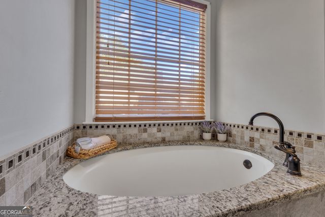 340 Spring Forest Way, Sharpsburg, GA 30277