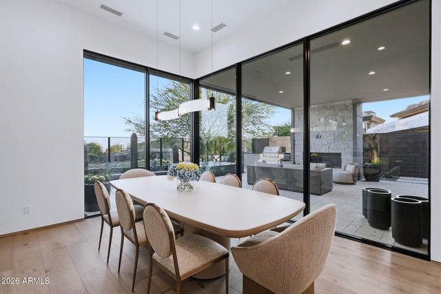 37200 N CAVE CREEK Road 1029, Scottsdale, AZ 85262