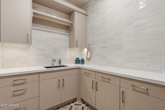 37200 N CAVE CREEK Road 1029, Scottsdale, AZ 85262