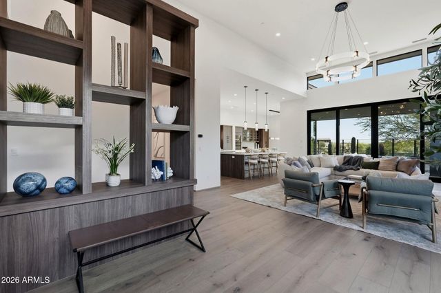 37200 N CAVE CREEK Road 1029, Scottsdale, AZ 85262