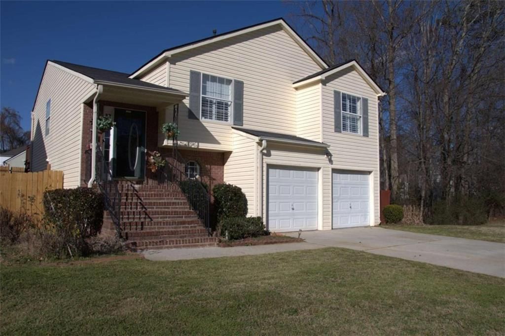 5718 Hidden Brook Circle, Atlanta, GA 30349