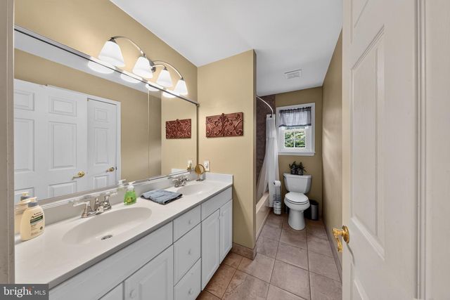 3 HOLLAND CT, Avondale, PA 19311