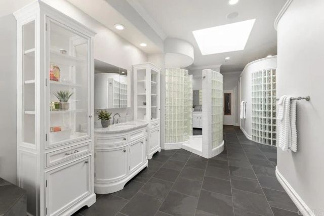 6852 Via Del Charro, Rancho Santa Fe, CA 92067