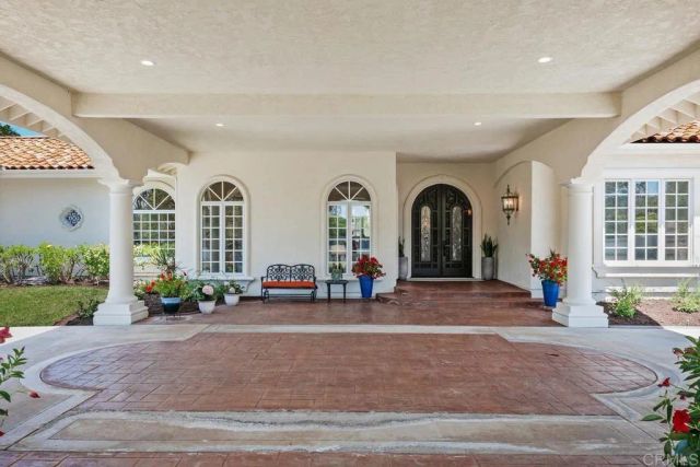 6852 Via Del Charro, Rancho Santa Fe, CA 92067