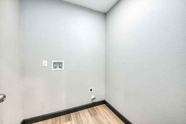 942 W Shields Avenue, Fresno, CA 93705