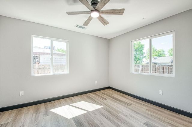 942 W Shields Avenue, Fresno, CA 93705