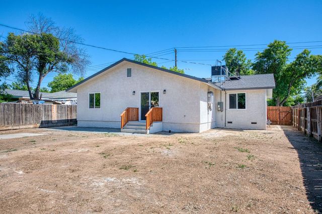 942 W Shields Avenue, Fresno, CA 93705