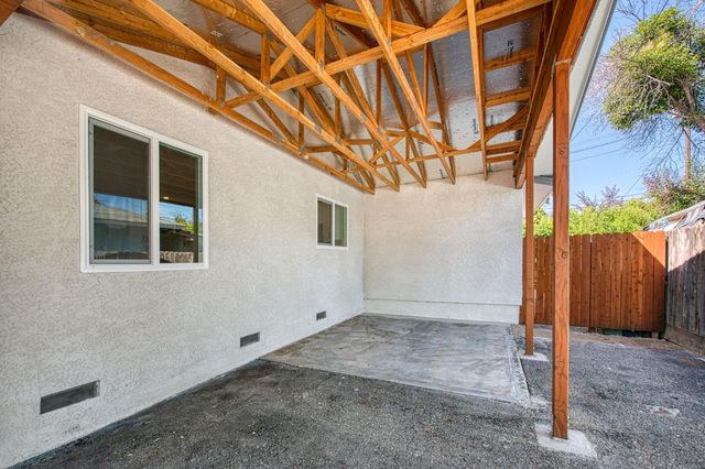 942 W Shields Avenue, Fresno, CA 93705