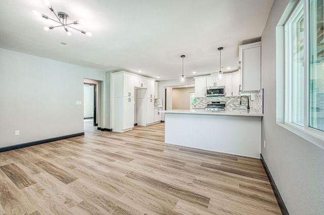 942 W Shields Avenue, Fresno, CA 93705