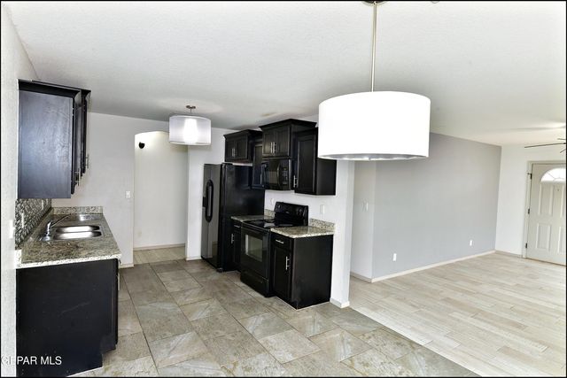 872 Colbert Shapleigh Place, El Paso, TX 79927