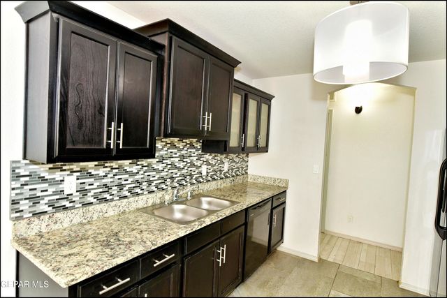 872 Colbert Shapleigh Place, El Paso, TX 79927