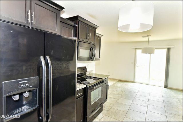 872 Colbert Shapleigh Place, El Paso, TX 79927
