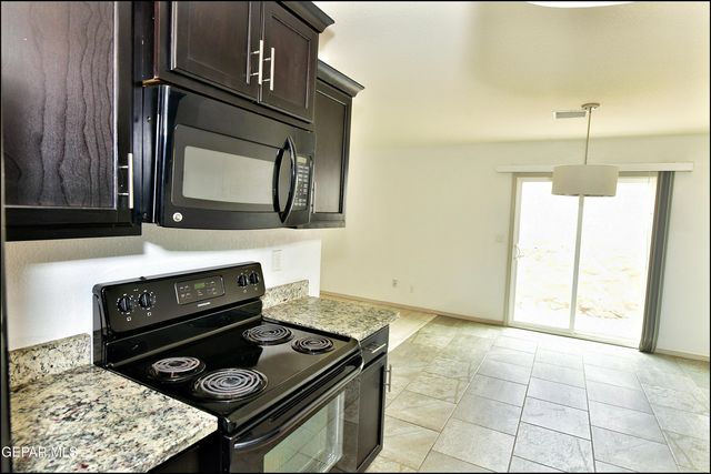 872 Colbert Shapleigh Place, El Paso, TX 79927
