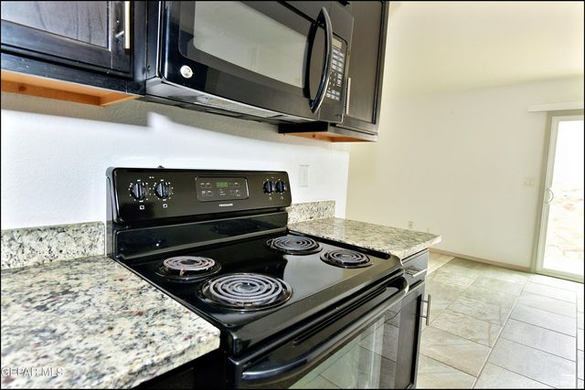 872 Colbert Shapleigh Place, El Paso, TX 79927