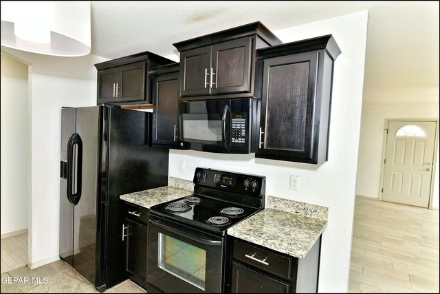 872 Colbert Shapleigh Place, El Paso, TX 79927