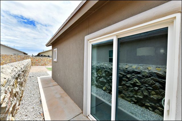 872 Colbert Shapleigh Place, El Paso, TX 79927