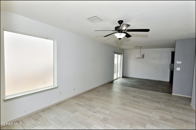 872 Colbert Shapleigh Place, El Paso, TX 79927