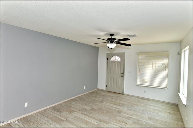 872 Colbert Shapleigh Place, El Paso, TX 79927