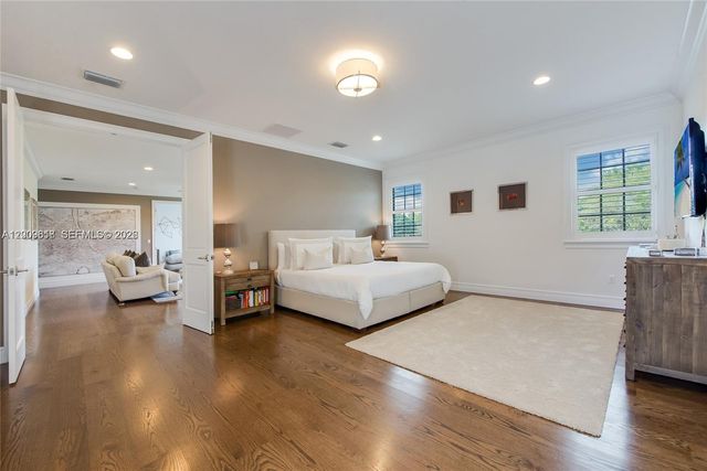 1151 S Alhambra Cir, Coral Gables, FL 33146