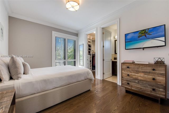 1151 S Alhambra Cir, Coral Gables, FL 33146