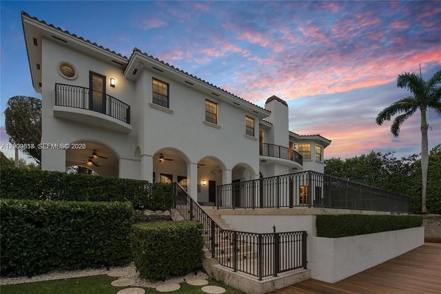 1151 S Alhambra Cir, Coral Gables, FL 33146