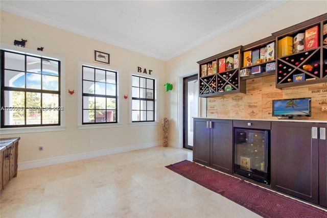 1151 S Alhambra Cir, Coral Gables, FL 33146