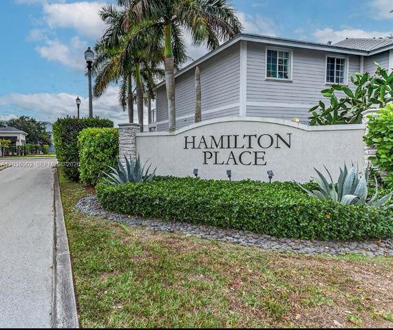 916 SE 17th Ct, Homestead, FL 33034