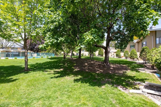 1229 NICOLET CIRCLE, Appleton, WI 54914