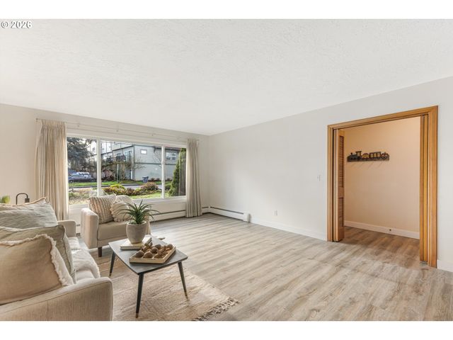 1103 E MAIN St, Hillsboro, OR 97123