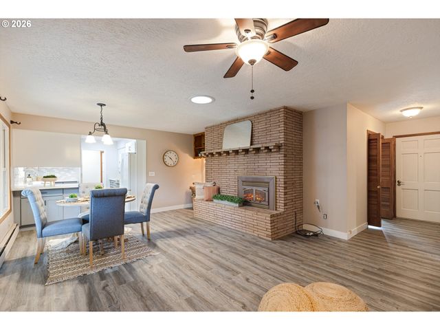 1103 E MAIN St, Hillsboro, OR 97123