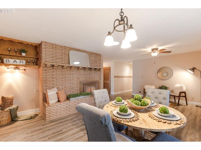 1103 E MAIN St, Hillsboro, OR 97123