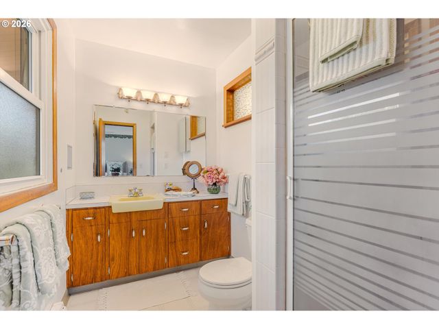 1103 E MAIN St, Hillsboro, OR 97123