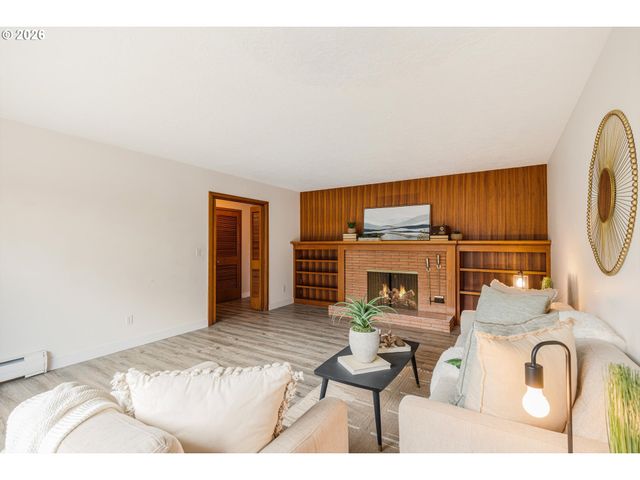 1103 E MAIN St, Hillsboro, OR 97123