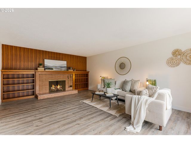 1103 E MAIN St, Hillsboro, OR 97123