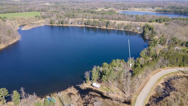 N8919 COUNTY ROAD J, Iola, WI 54945
