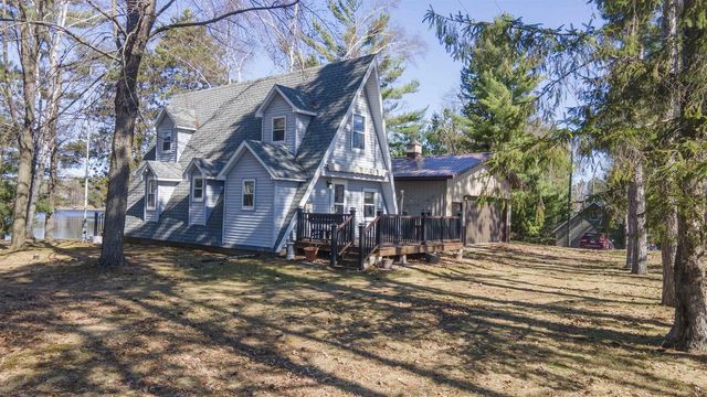 N8919 COUNTY ROAD J, Iola, WI 54945