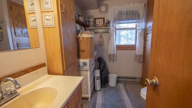 N8919 COUNTY ROAD J, Iola, WI 54945