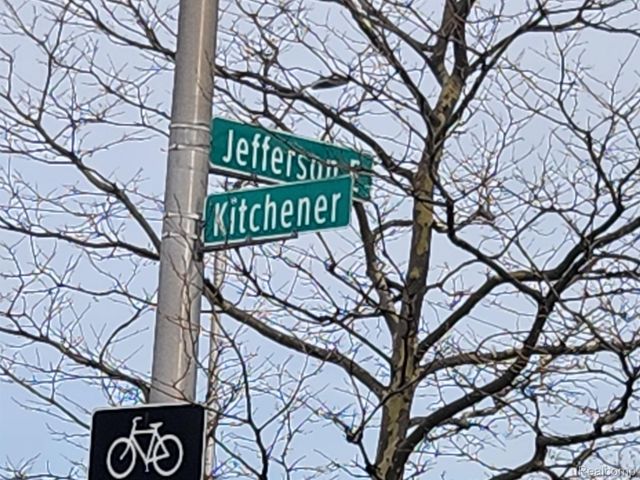 966 KITCHENER Street, Detroit, MI 48215